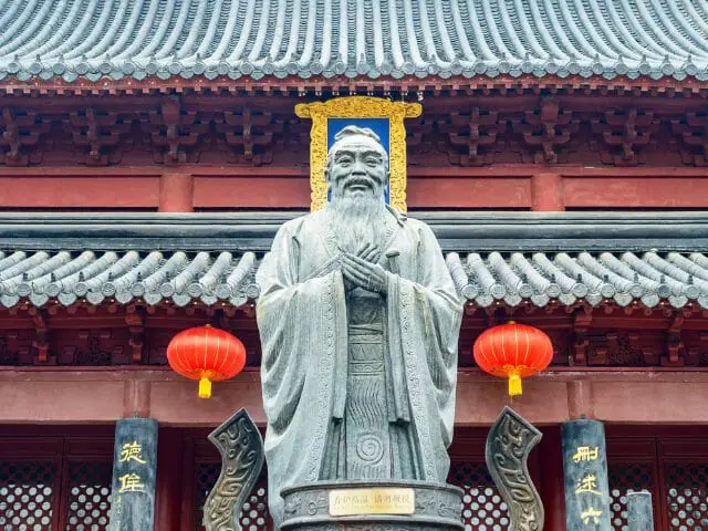 statue of confucius